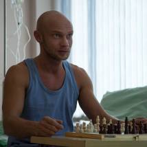 Дмитрий Хрусталев на съемках фильма "Временно недоступен"