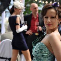 Сесиль Плеже на съемках сериала "Сын за отца"