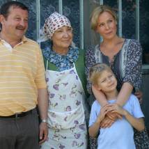 Леонид Громов, Мария Куликова, Никита Брусницын на съемках фильма "Когда наступит рассвет"