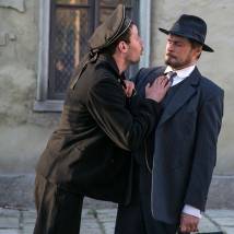 Александр Домогаров и Вячеслав Крикунов в сериале "Господа-товарищи"