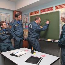 На съемках фильма "Между двух огней"