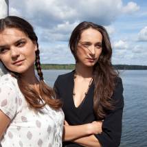 Полина Лазарева и Екатерина Тарасова на съемках сериала "Взрослые дочери"
