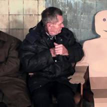 Кадр из фильма "Картонный человек"
