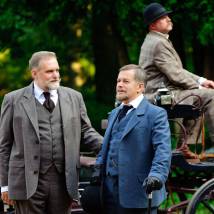 Игорь Ливанов, Мирослав Малич в сериале "Чужое гнездо"