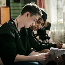 Эльдар Калимулин, Елизавета Мартинес на съемках сериала "Бесстыдники"