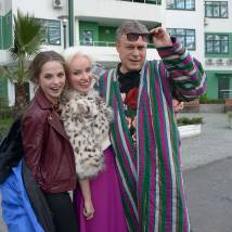 Жанна Эппле, Сергей Жигунов на съемках сериала "Беглые родственники"