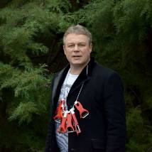 Сергей Жигунов на съемках сериала "Беглые родственники"