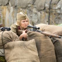 Мария Кожевникова на съемках сериала "Казнить нельзя помиловать"