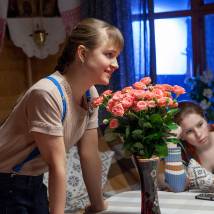 Екатерина Травова на съемках сериала "Жемчуга"