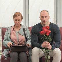 Евгения Дмитриева и Константин Соловьев в фильме "Моя любимая свекровь"