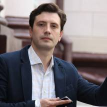Алексей Анищенко в фильме "Давайте познакомимся"