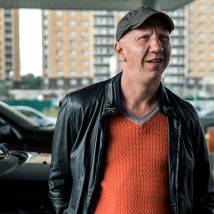 Антон Ескин в фильме "Можете звать меня папой"