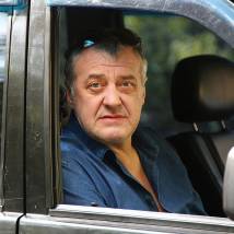 Артур Ваха на съемках сериала "Опекун"