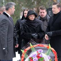 Сергей Колешня, Юлия Подозерова, Андрей Карако в фильме "Заложница"