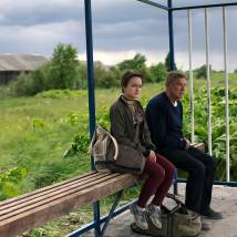 Сергей Гармаш, Мария Скуратова в фильме "Два билета домой"