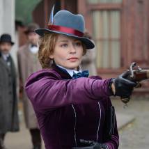 Юлия Пересильд на съемках сериала "Победители"