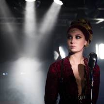 Агата Муцениеце на съемках сериала "Живой"
