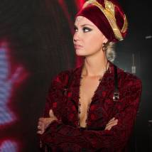 Агата Муцениеце на съемках сериала "Живой"