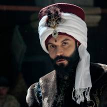 Али Эрсан Дуру на съемках сериала "Султан моего сердца"