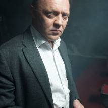 Виталий Кищенко на съемках сериала "Посольство"