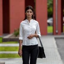 Равшана Куркова на съемках сериала "Жестокий мир мужчин"