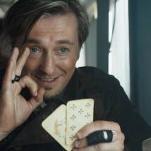 Сергей Безруков в фильме "Бендер: Начало" (©предоставлено телеканалом "Россия 1")