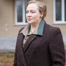 Юлия Ауг на съемках сериала "Доктор Преображенский" (© фото: предоставлено Первым каналом)
