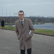 Петр Скворцов на съемках сериала "Доктор Преображенский" (© фото: предоставлено Первым каналом)