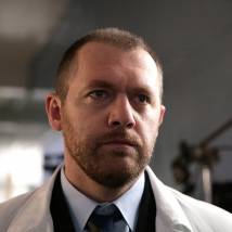 Денис Шведов на съемках сериала "Доктор Преображенский" (© фото: предоставлено Первым каналом)