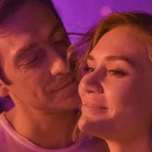 Артем Ткаченко, Мария Машкова в фильме "Женщина в состоянии развода" (©предоставлено онлайн-кинотеатром KION)