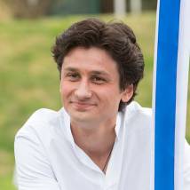 Дмитрий Бедерин в фильме "Сорок розовых кустов"