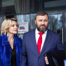 Михаил Пореченков, Светлана Тимофеева-Летуновская на съемках сериала "Случайный кадр" (© фото: предоставлено телеканалом НТВ)