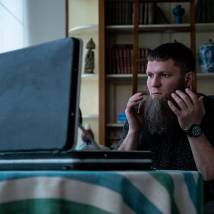 Сергей Жарков на съемках сериала "Случайный кадр" (© фото: предоставлено телеканалом НТВ)