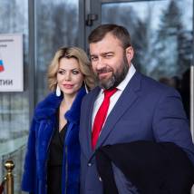 Михаил Пореченков, Светлана Тимофеева-Летуновская на съемках сериала "Случайный кадр" (© фото: предоставлено телеканалом НТВ)