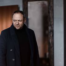 Эдуард Флеров на съемках сериала "12 часов"