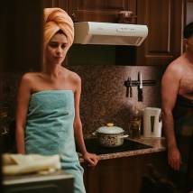 Равшана Куркова, Сергей Пускепалис на съемках сериала "А у нас во дворе... Второй сезон"