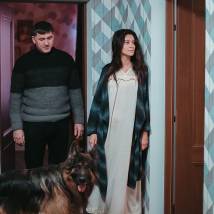 Равшана Куркова, Сергей Пускепалис на съемках сериала "А у нас во дворе... Второй сезон"