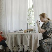 Юлия Ауг, Евгения Громова в короткометражном фильме "День рождения"