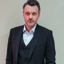 Павел Трубинер на съемках сериала "Под прикрытием"
