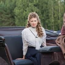Софья Эрнст на съемках сериала "Угрюм-река" (© фото: Анна Митрохина)