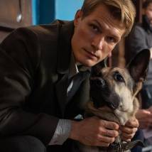 Кирилл Зайцев на съемках сериала "Художник"