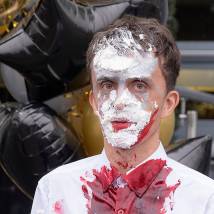На съемках фильма "Реальные пацаны против зомби"
         (© фото: предоставлено телеканалом ТВ-3)