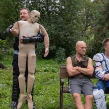 Владимир Селиванов, Алексей Базанов на съемках фильма "Реальные пацаны против зомби" (© фото: предоставлено телеканалом ТВ-3)