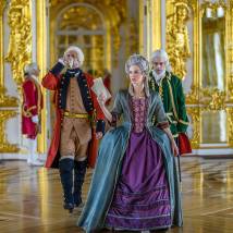 Елизавета Боярская на съемках сериала "Великая. Золотой век" (© фото: предоставлено Первым каналом)