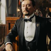Сергей Безруков на съемках сериала "Плевако" (© фото: предоставлено телеканалом НТВ)