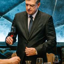Сергей Комаров на съемках сериала "Мистер Ноготь" (© фото: предоставлено телеканалом СТС)