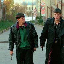 Алексей Панин и Дмитрий Дюжев в фильме "Жмурки" (©www.ctb.ru)