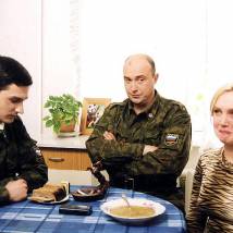 Павел Савинков, Борис Миронов и Марина Яковлева на съемках сериала "Я не вернусь"