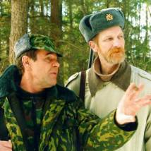 Алексей Булдаков и Виктор Бычков в фильме "Особенности национальной охоты в зимний период"