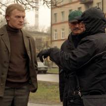 Алексей Серебряков, режиссер Борис Фрумин и оператор Николай Волков на съемках фильма "Нелегал"